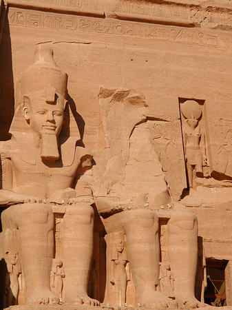 Fotos Kolosstatue König Ramses II | Abu Simbel