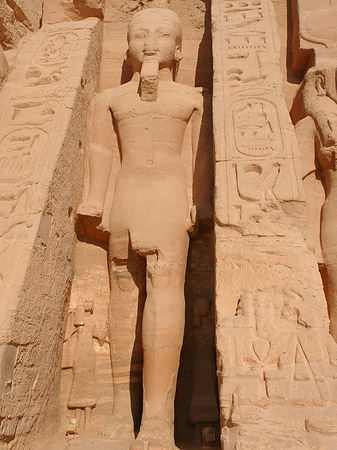 Foto Kolosstatue König Ramses II - Abu Simbel