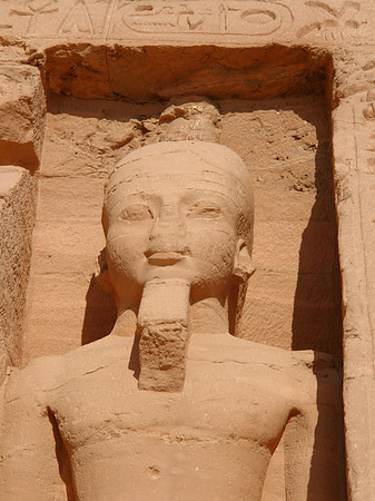 Kolosstatue König Ramses II Foto 