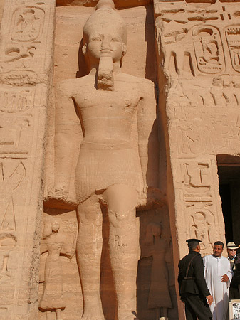 Foto Tempel mit Touristen - Abu Simbel