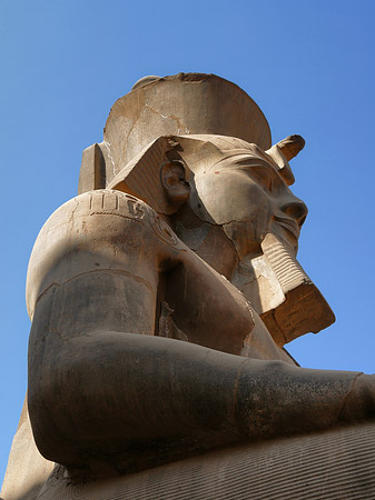 Statuen am Luxor Tempel Fotos