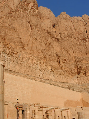 Foto Eingang zu Tempel der Hatschepsut - 