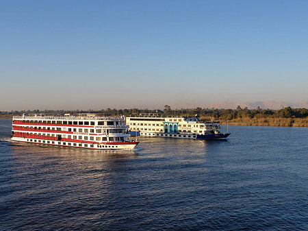 Schiffe und Boote Foto 