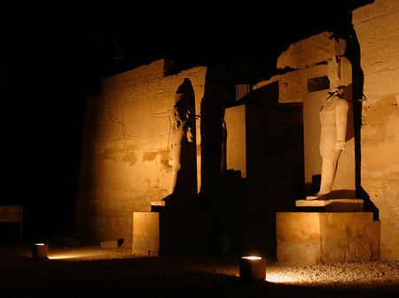 Fotos Karnak Tempel bei Nacht