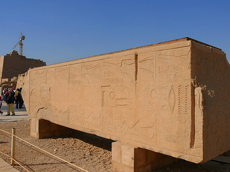 Fotos Umgekippter Obelisk | 