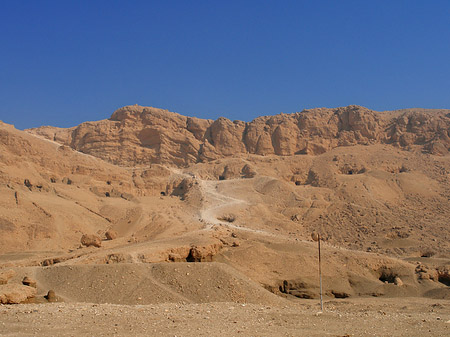 Fotos Eingang zum Tempel mit Berg | 