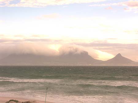 Fotos Der Tafelberg mit Wasser